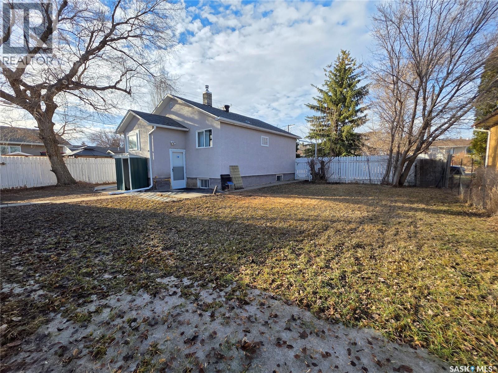 1428 Winnie Street, Swift Current, Saskatchewan  S9H 1R3 - Photo 27 - SK030932