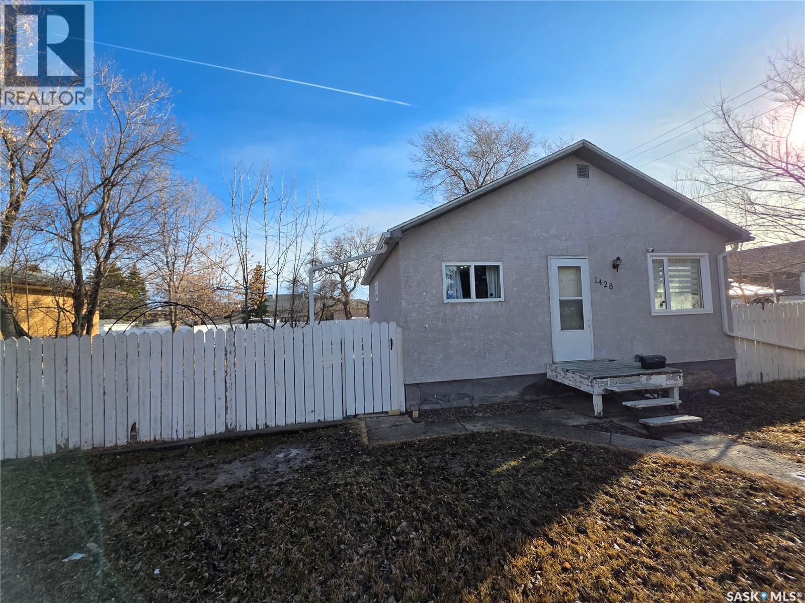 1428 Winnie Street, Swift Current, Saskatchewan  S9H 1R3 - Photo 34 - SK030932