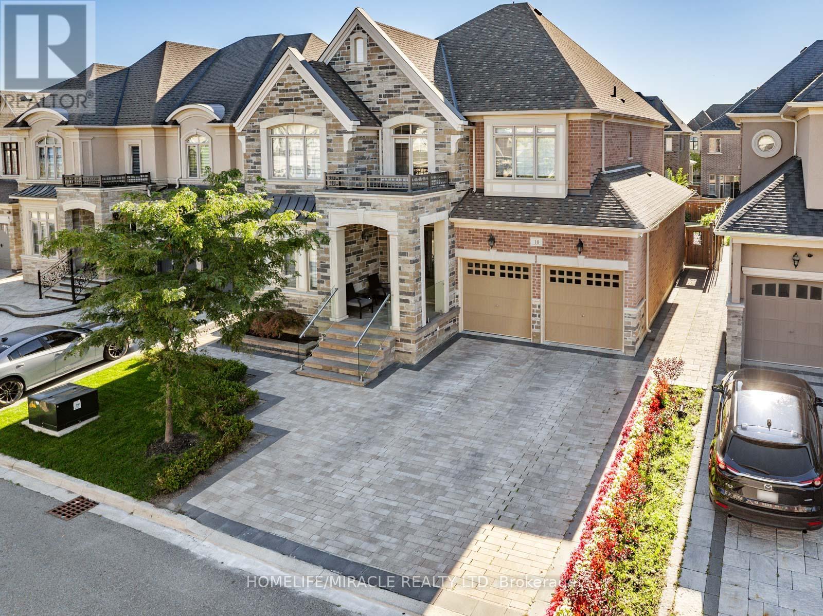 10 ERINTOWN CRESCENT, Brampton, Ontario