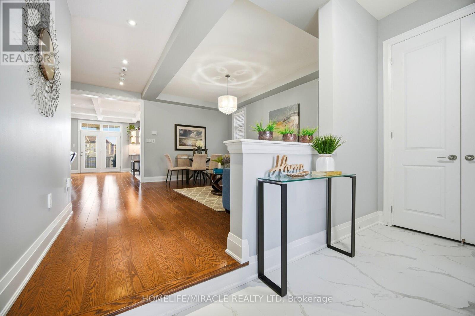 162 Coastline Drive, Brampton, Ontario  L6Y 0S2 - Photo 4 - W12952822