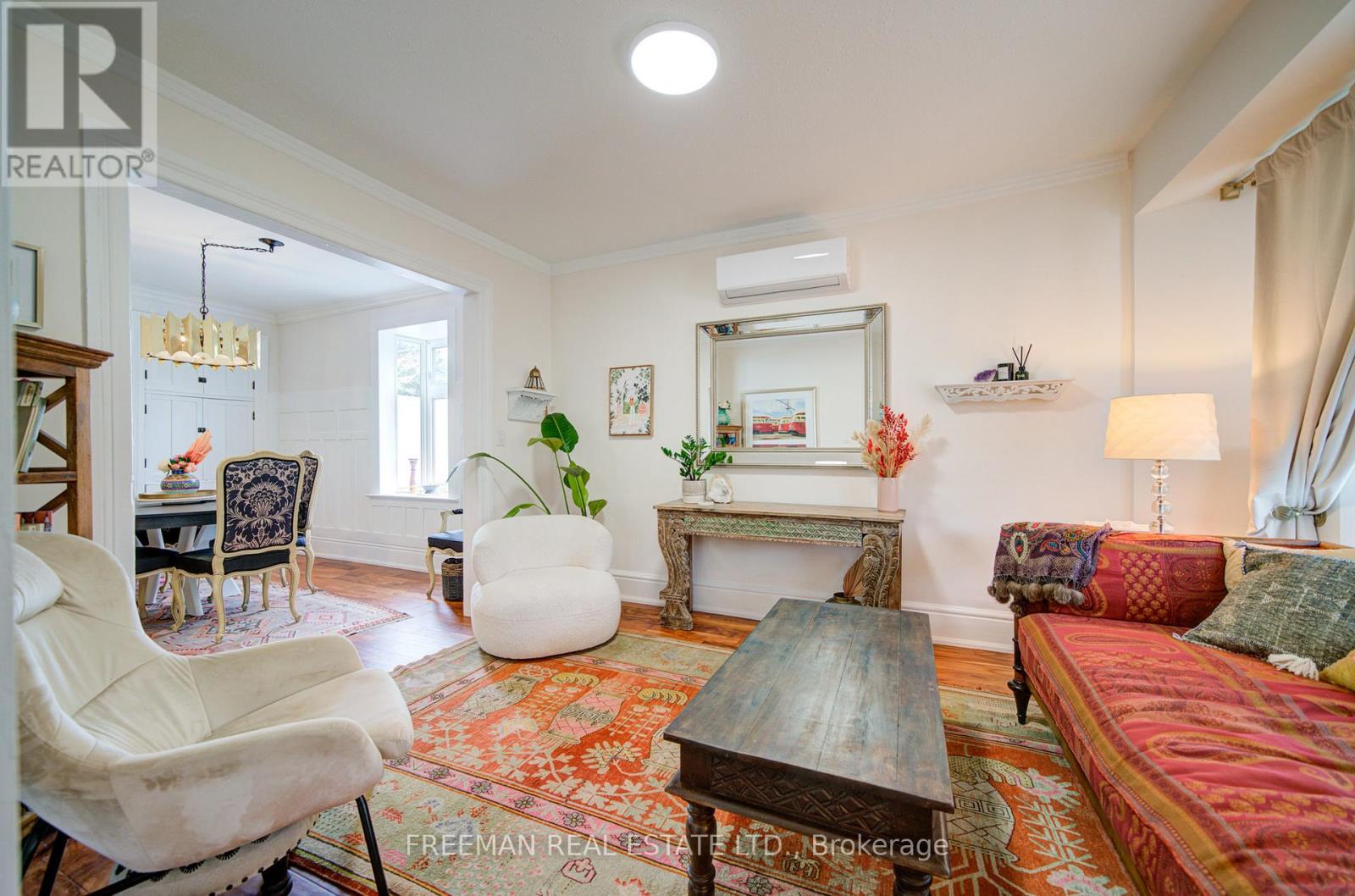 302 Evelyn Avenue, Toronto, Ontario  M6P 2Z9 - Photo 11 - W12952840