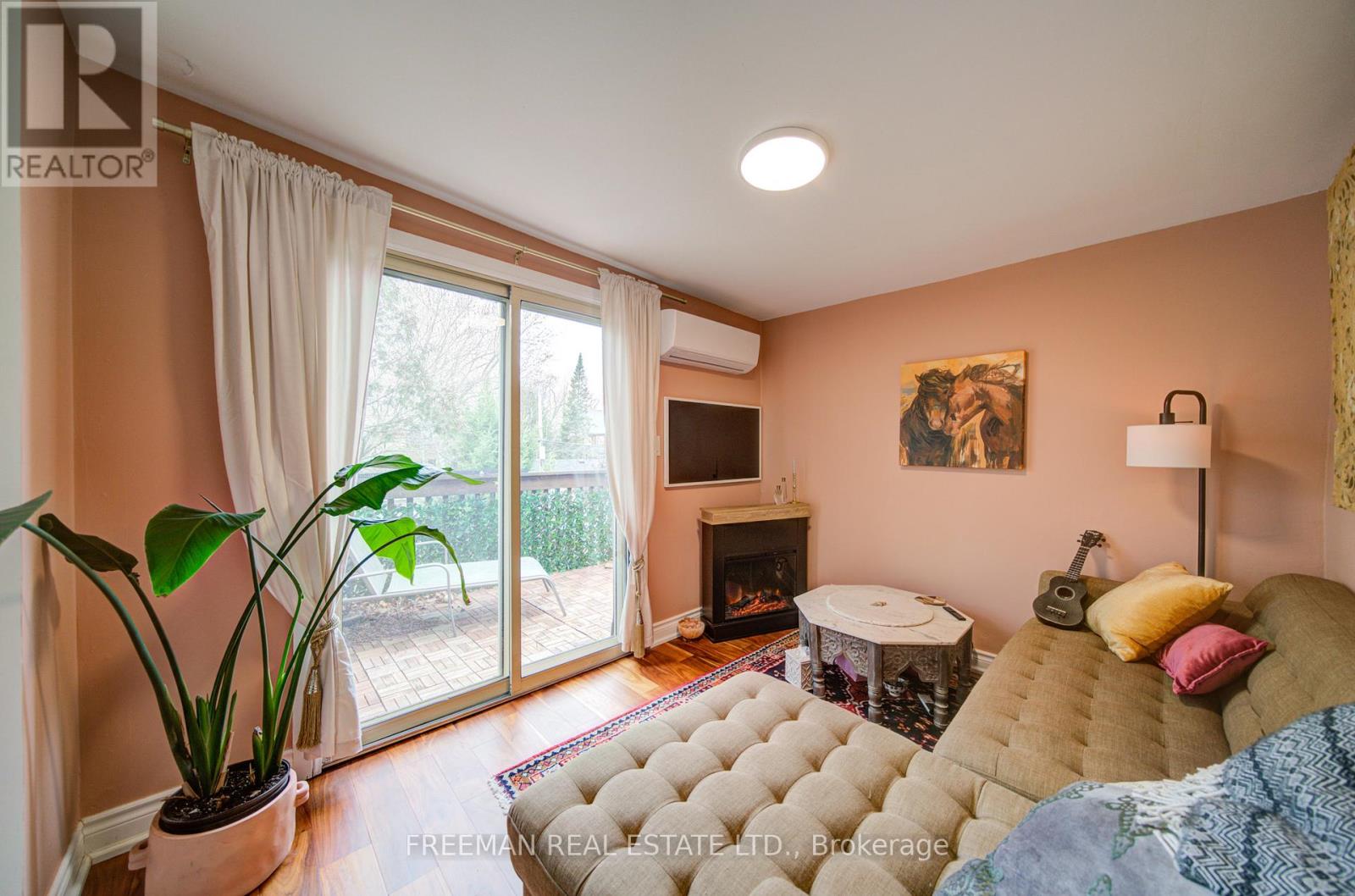 302 Evelyn Avenue, Toronto, Ontario  M6P 2Z9 - Photo 15 - W12952840