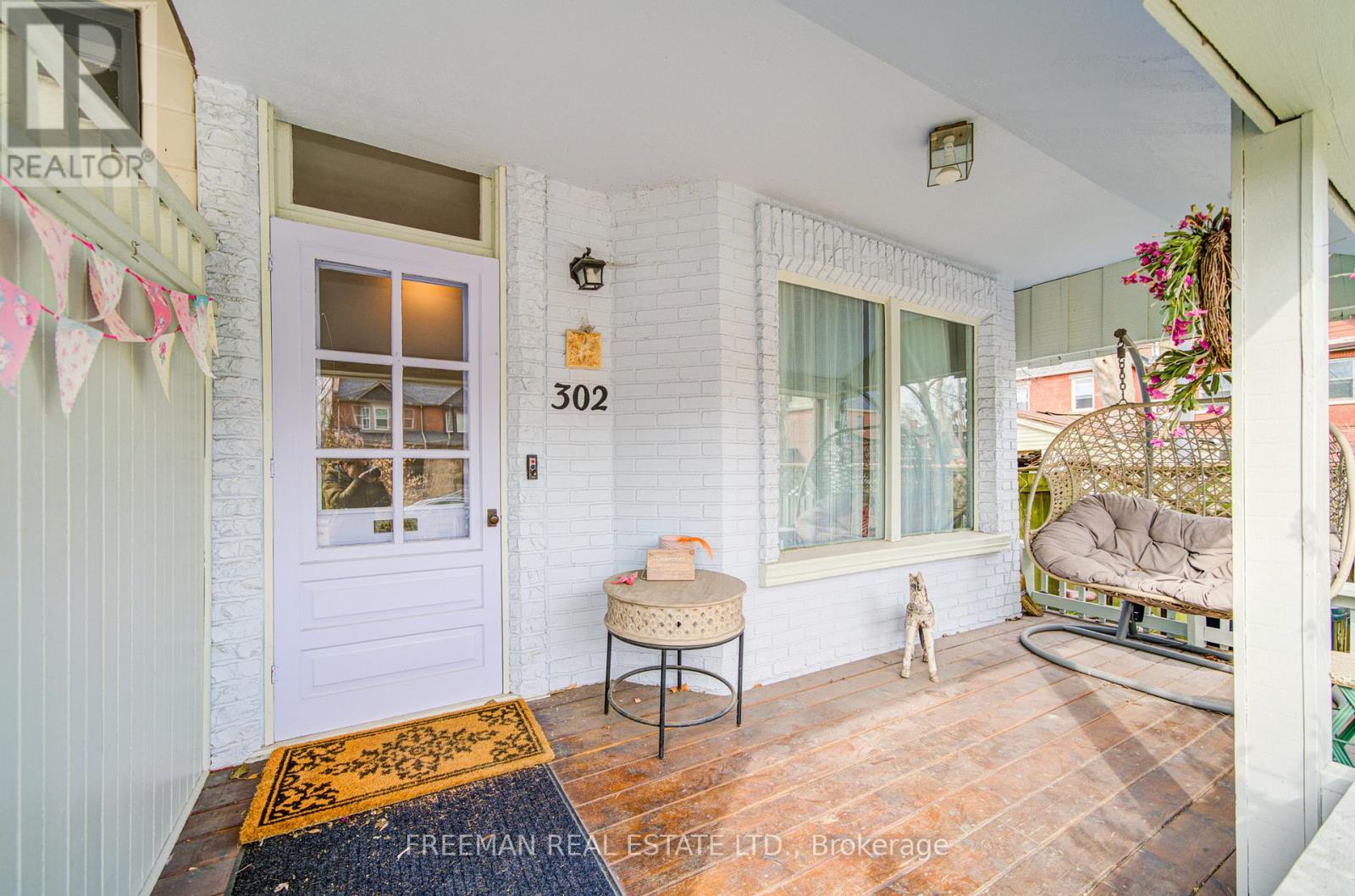 302 Evelyn Avenue, Toronto, Ontario  M6P 2Z9 - Photo 2 - W12952840