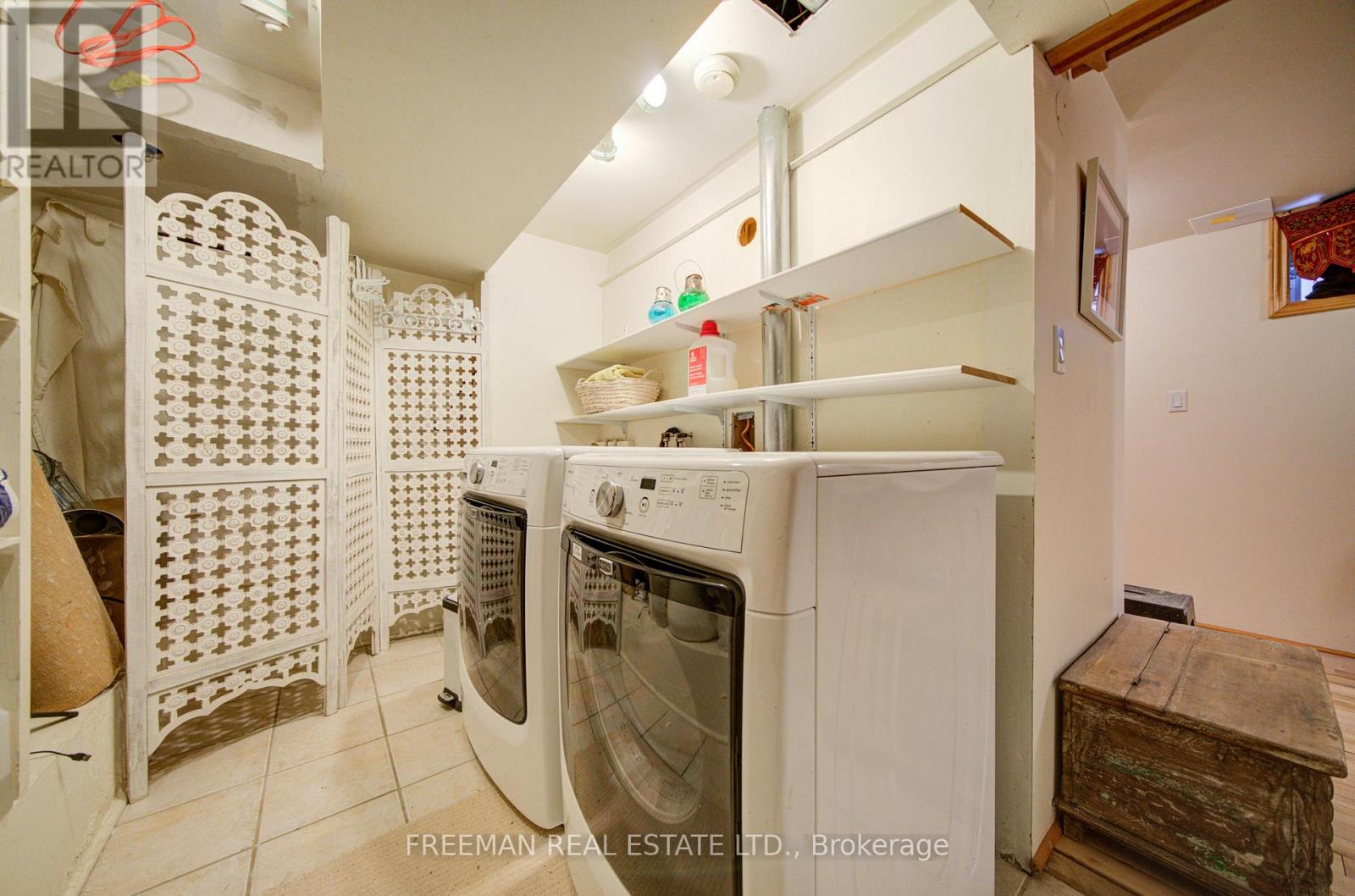 302 Evelyn Avenue, Toronto, Ontario  M6P 2Z9 - Photo 26 - W12952840