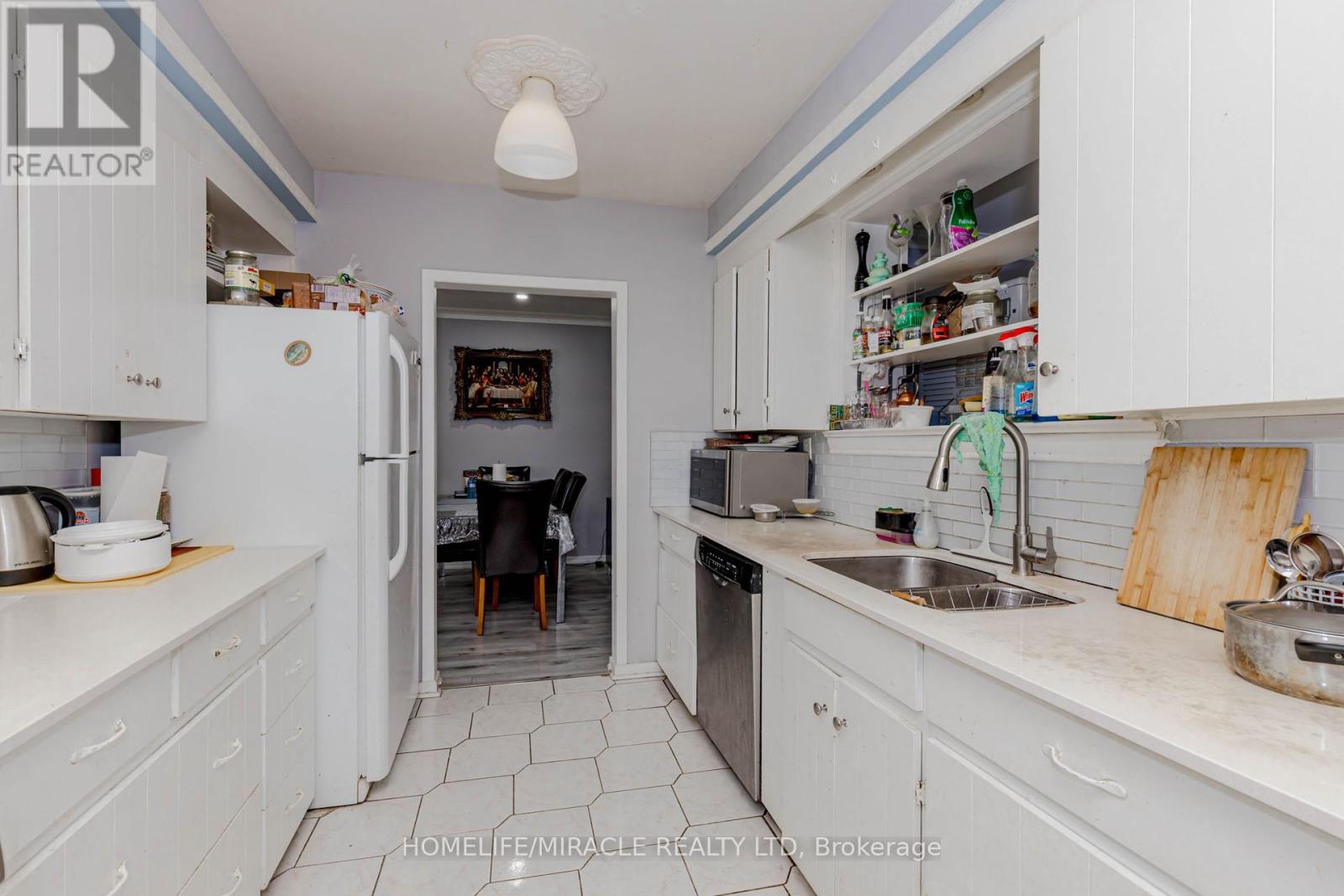 2463 Applewood Drive, Oakville, Ontario  L6L 1V7 - Photo 19 - W12952864