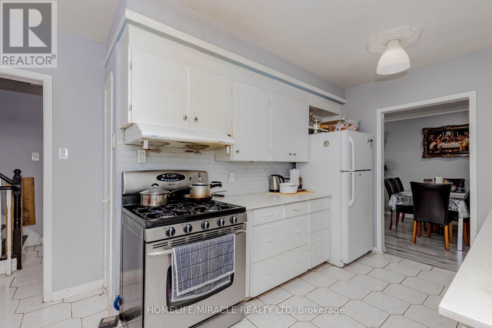 2463 Applewood Drive, Oakville, Ontario  L6L 1V7 - Photo 20 - W12952864