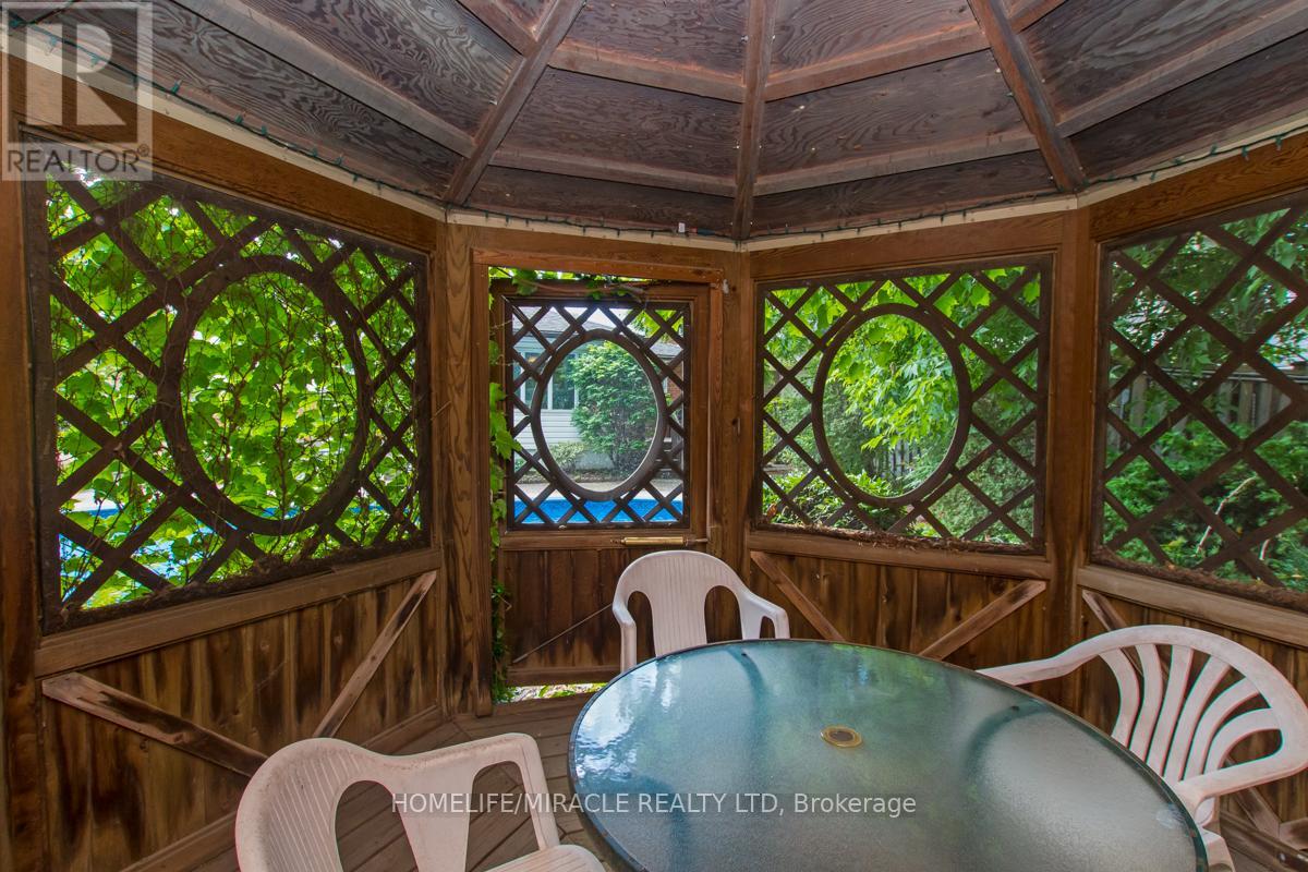 2463 Applewood Drive, Oakville, Ontario  L6L 1V7 - Photo 37 - W12952864