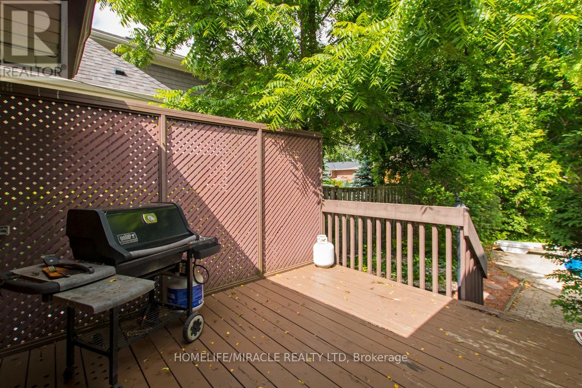 2463 Applewood Drive, Oakville, Ontario  L6L 1V7 - Photo 38 - W12952864