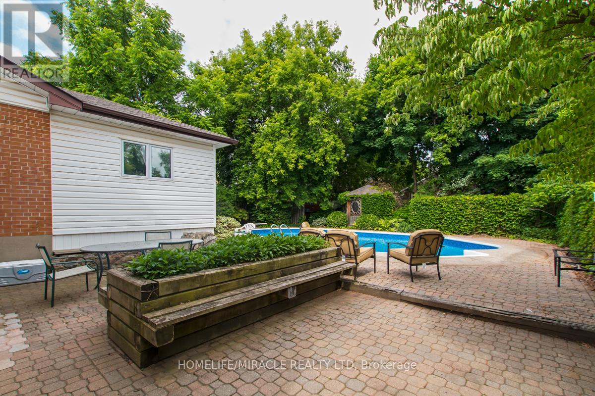 2463 Applewood Drive, Oakville, Ontario  L6L 1V7 - Photo 41 - W12952864