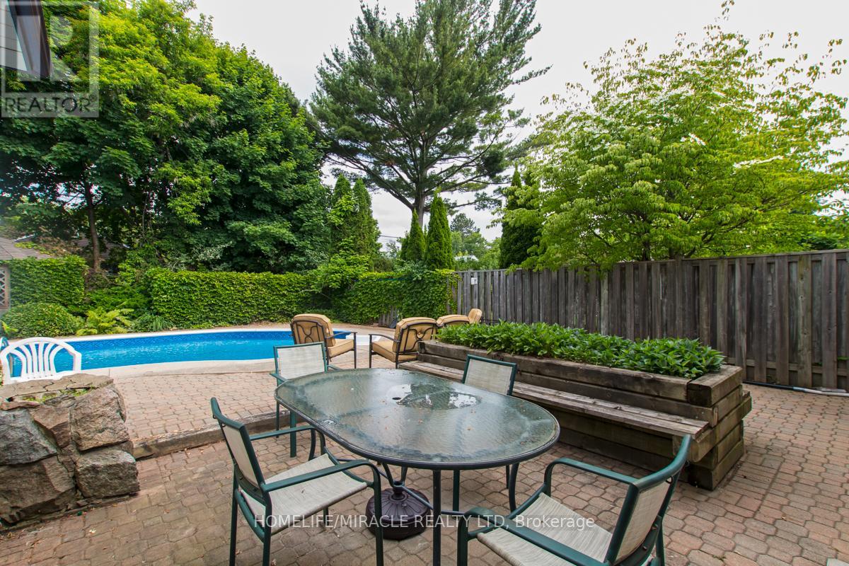 2463 Applewood Drive, Oakville, Ontario  L6L 1V7 - Photo 42 - W12952864