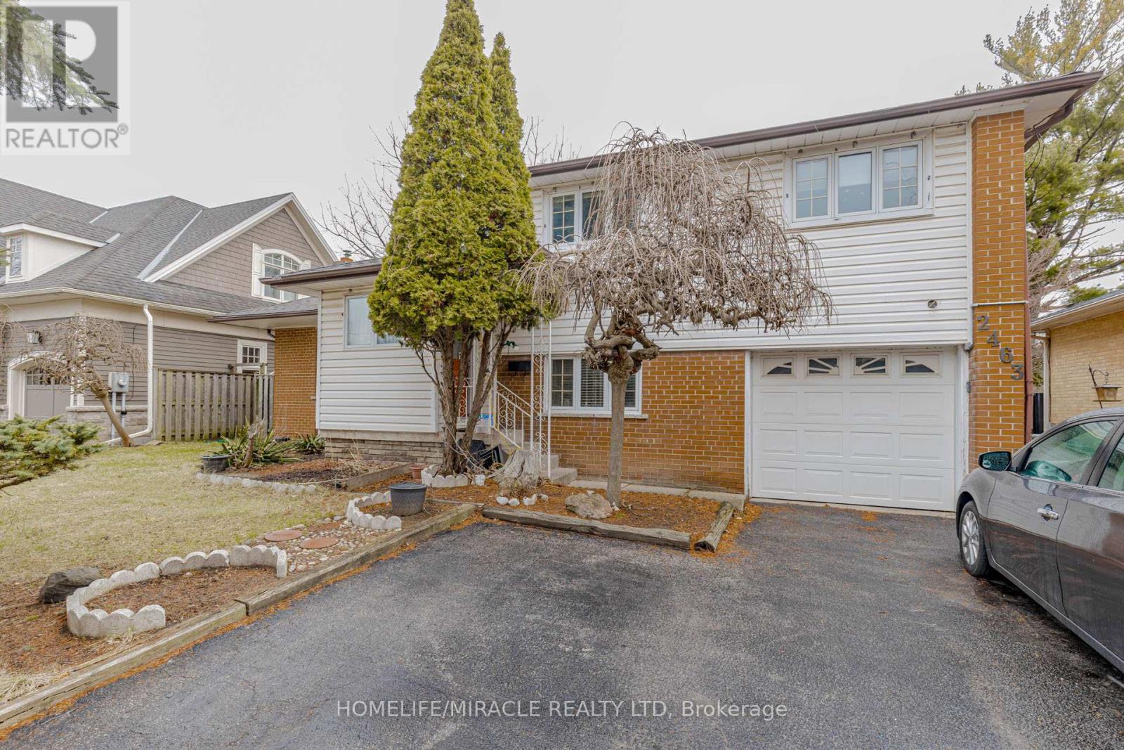 2463 Applewood Drive, Oakville, Ontario  L6L 1V7 - Photo 5 - W12952864