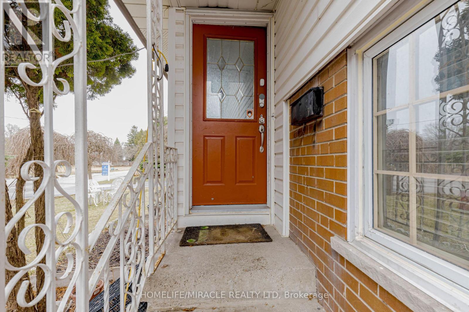 2463 Applewood Drive, Oakville, Ontario  L6L 1V7 - Photo 7 - W12952864