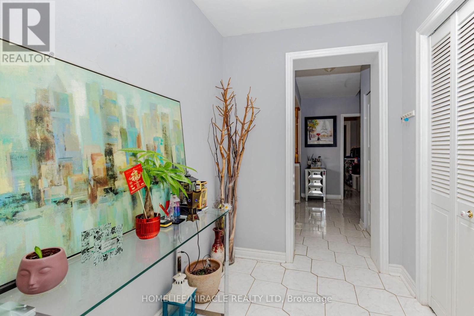 2463 Applewood Drive, Oakville, Ontario  L6L 1V7 - Photo 9 - W12952864