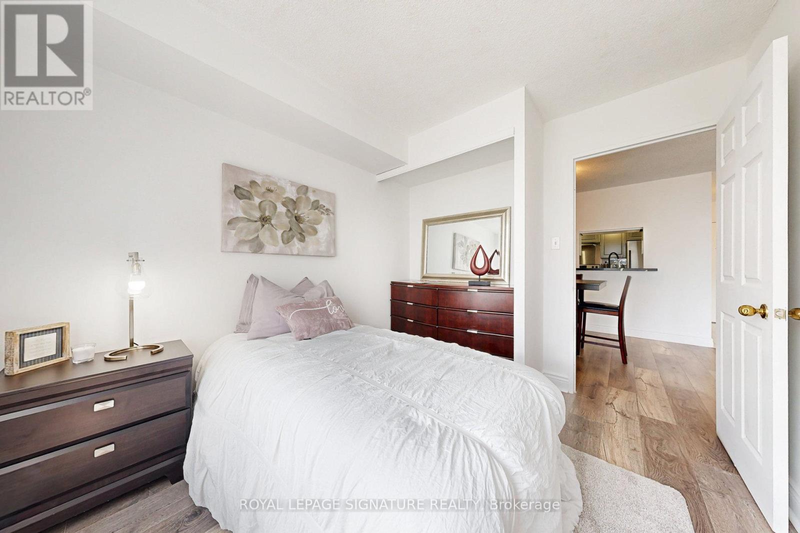 1501 - 265 Enfield Place, Mississauga, Ontario  L5B 3Y7 - Photo 10 - W12952918