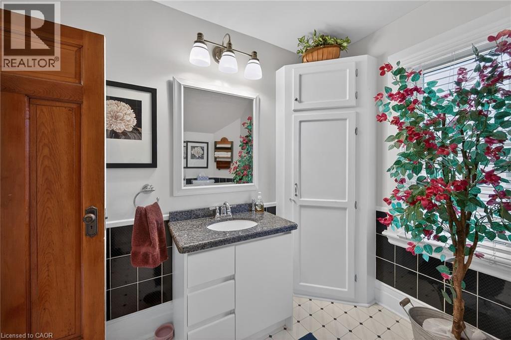 3 Second Street S, Stoney Creek, Ontario  L8G 1R4 - Photo 34 - 40816080