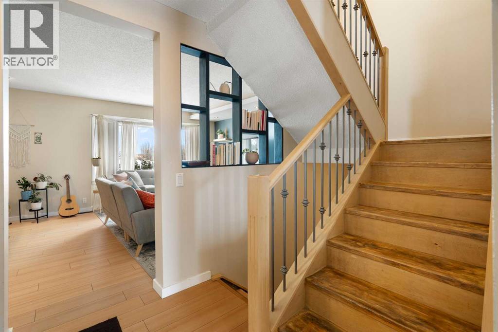 11035 Oakfield Drive SW, Calgary, Alberta  T2W 3H3 - Photo 6 - A2296863