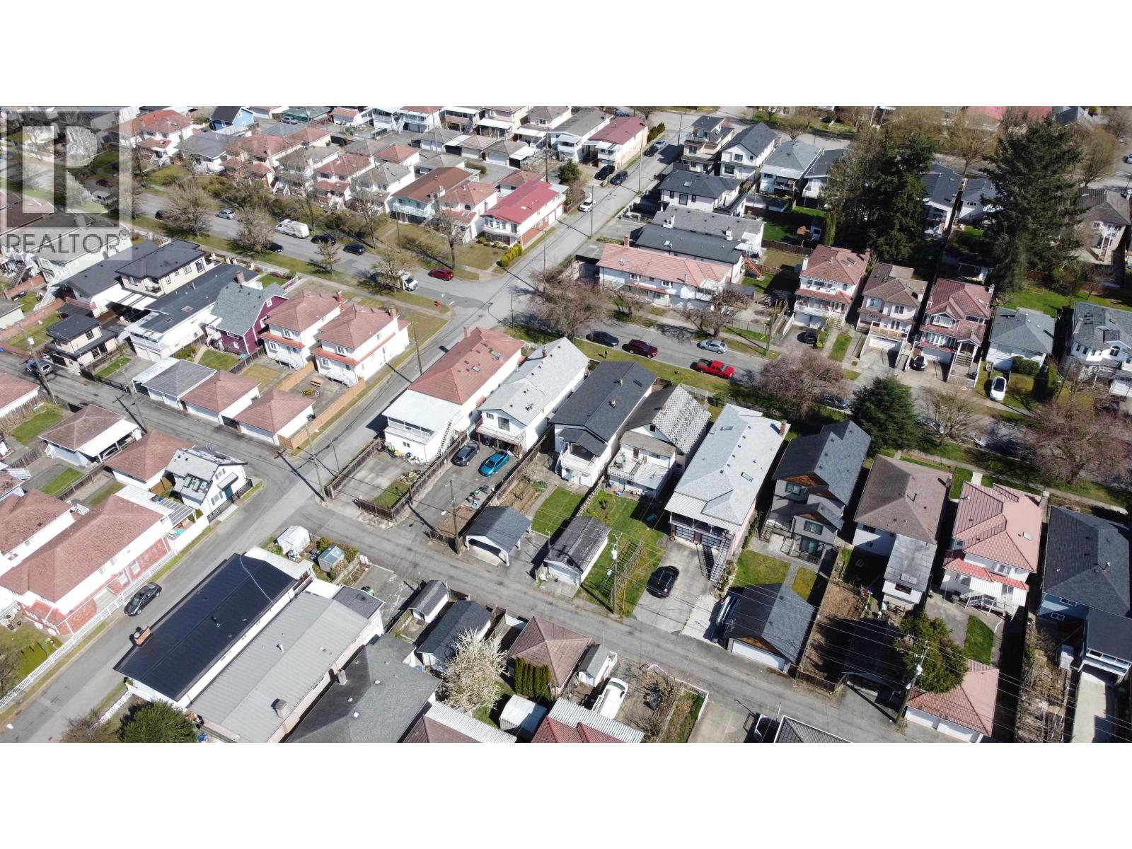 5829 Mckinnon Street, Vancouver, British Columbia  V5R 4E2 - Photo 10 - R3106040