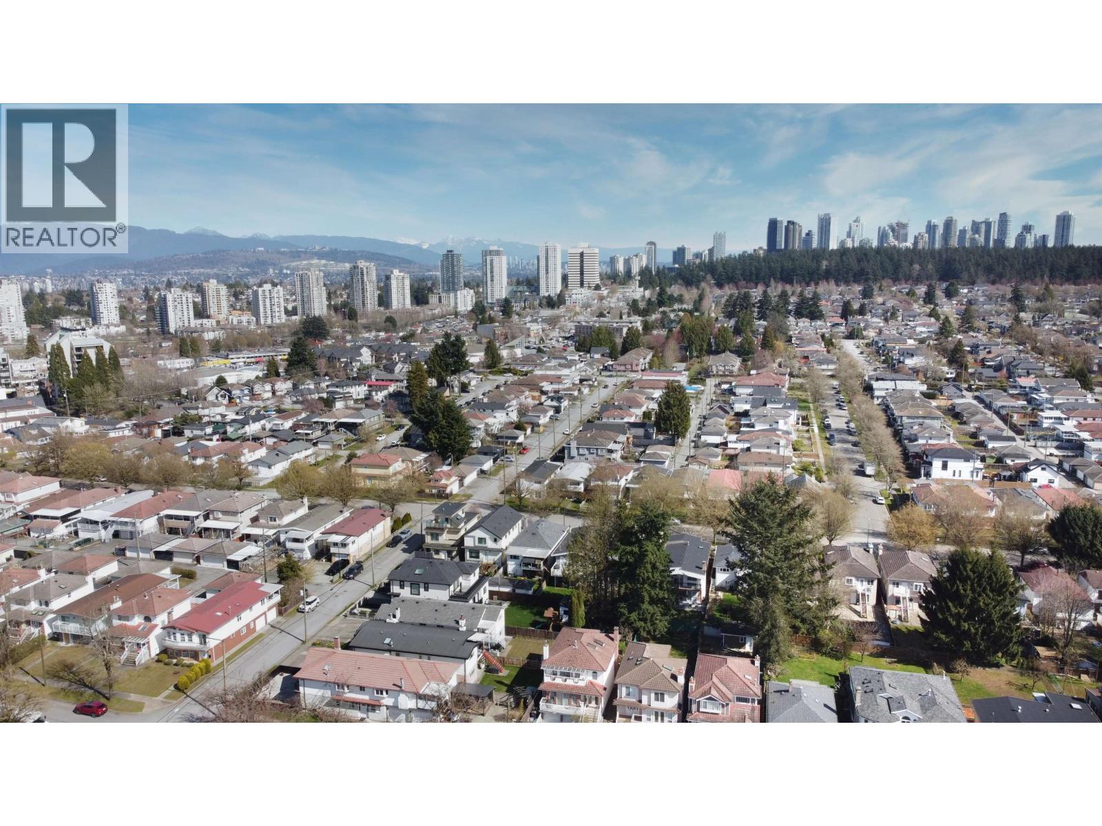 5829 Mckinnon Street, Vancouver, British Columbia  V5R 4E2 - Photo 12 - R3106040