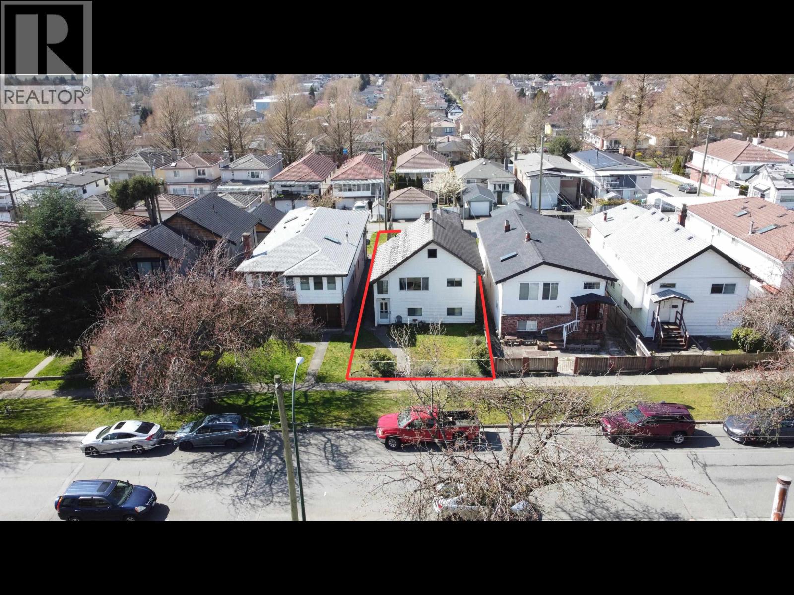 5829 Mckinnon Street, Vancouver, British Columbia  V5R 4E2 - Photo 1 - R3106040
