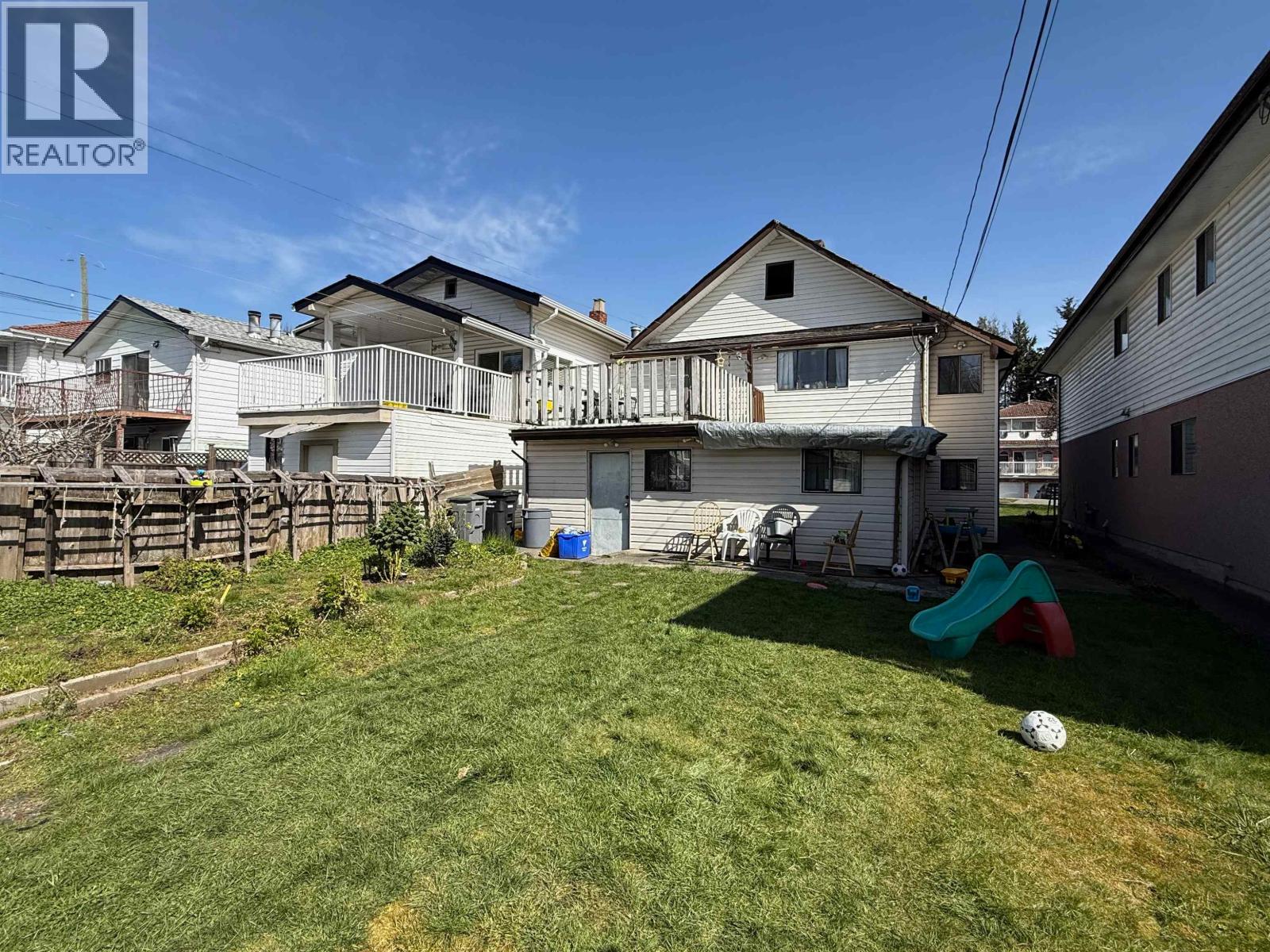 5829 Mckinnon Street, Vancouver, British Columbia  V5R 4E2 - Photo 4 - R3106040