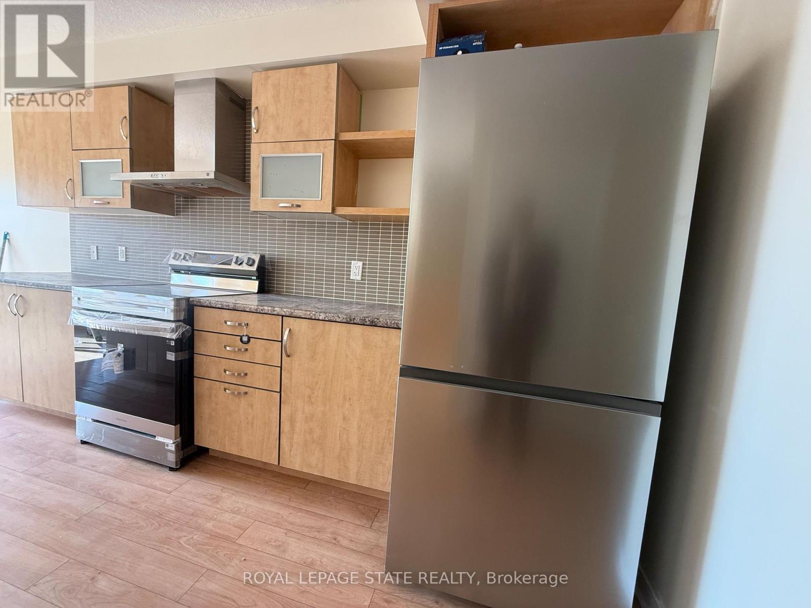 148 Crafter Crescent, Hamilton, Ontario  L8J 0H8 - Photo 5 - X12952812