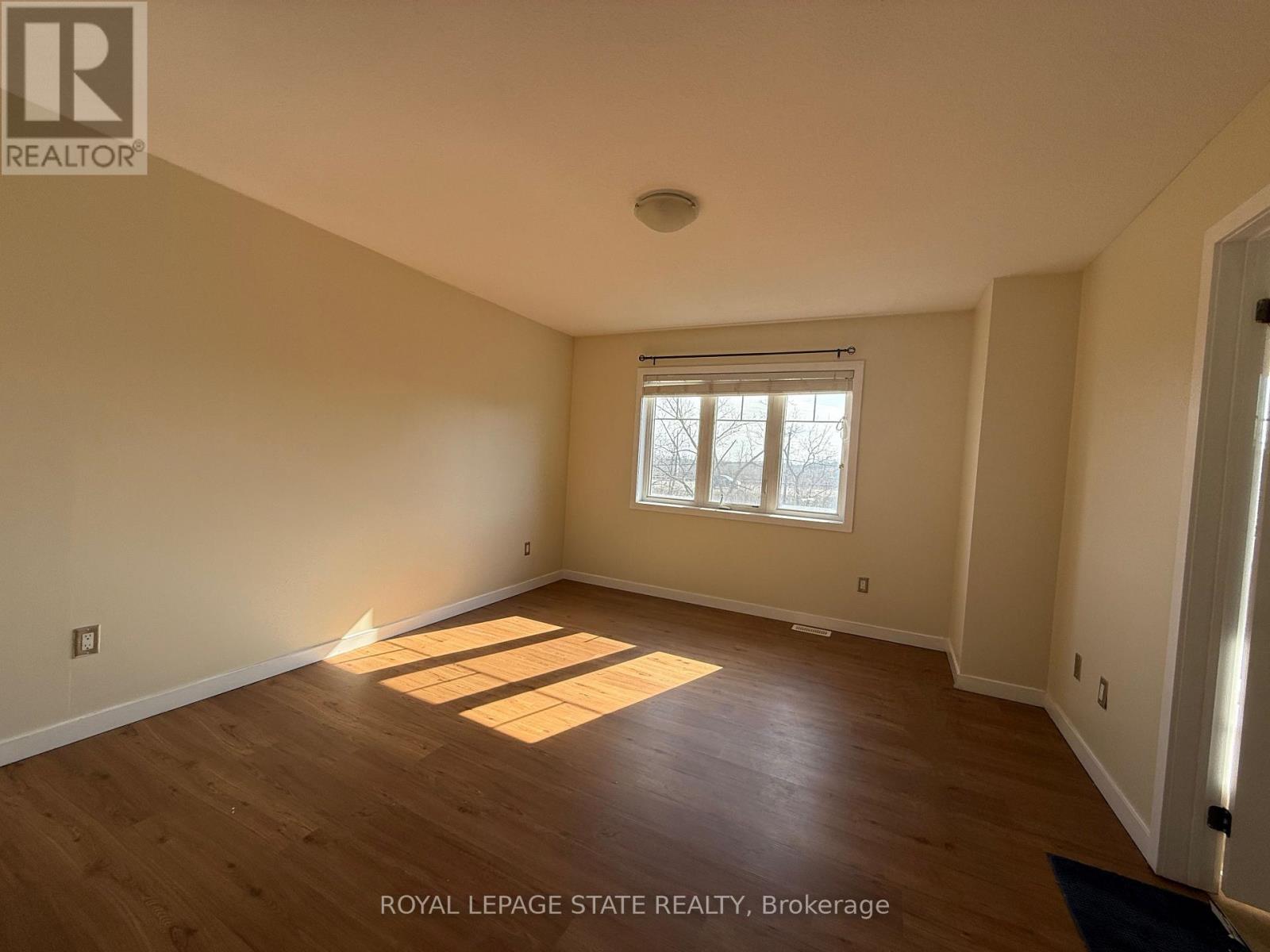 148 Crafter Crescent, Hamilton, Ontario  L8J 0H8 - Photo 8 - X12952812