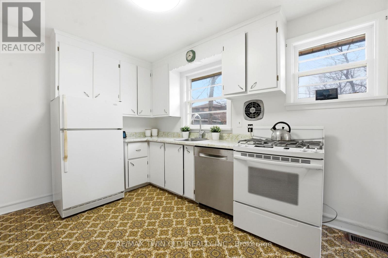 82 Glenview Avenue, Cambridge, Ontario  N1R 2W2 - Photo 10 - X12952836