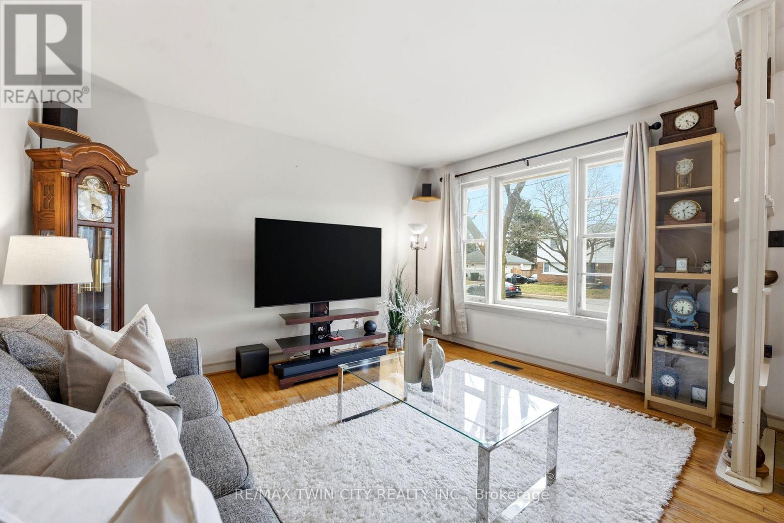 82 Glenview Avenue, Cambridge, Ontario  N1R 2W2 - Photo 5 - X12952836