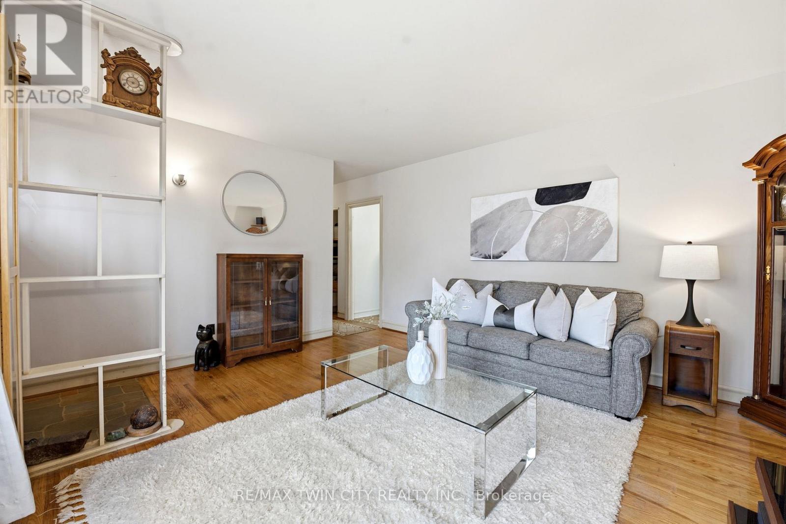 82 Glenview Avenue, Cambridge, Ontario  N1R 2W2 - Photo 7 - X12952836