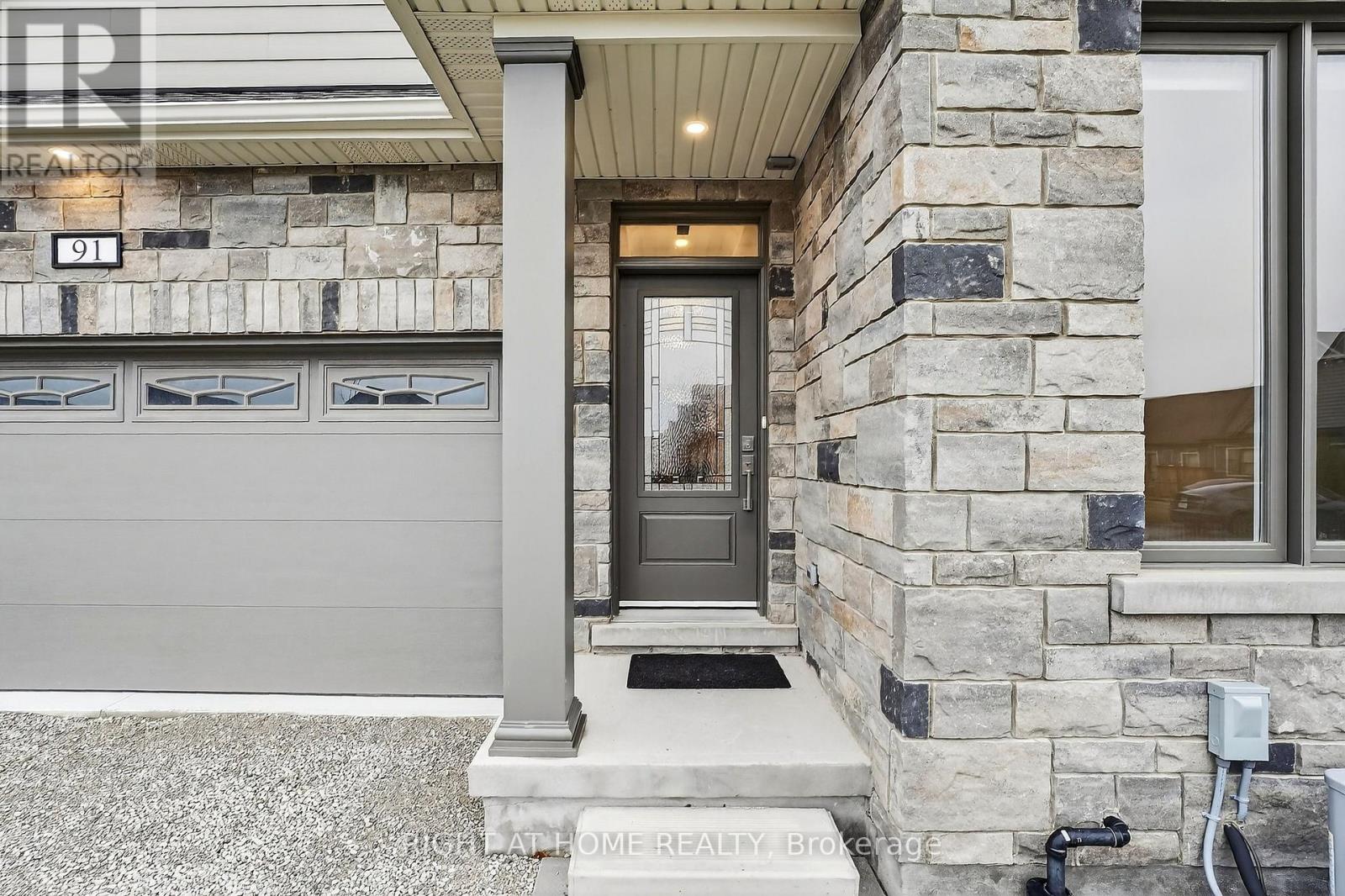 91 Homestead Drive, Niagara-On-The-Lake, Ontario  L0S 1J0 - Photo 2 - X12952854