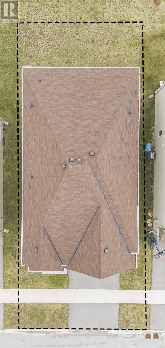 3 Sara Drive, Thorold, Ontario  L3B 0G2 - Photo 3 - X12952914