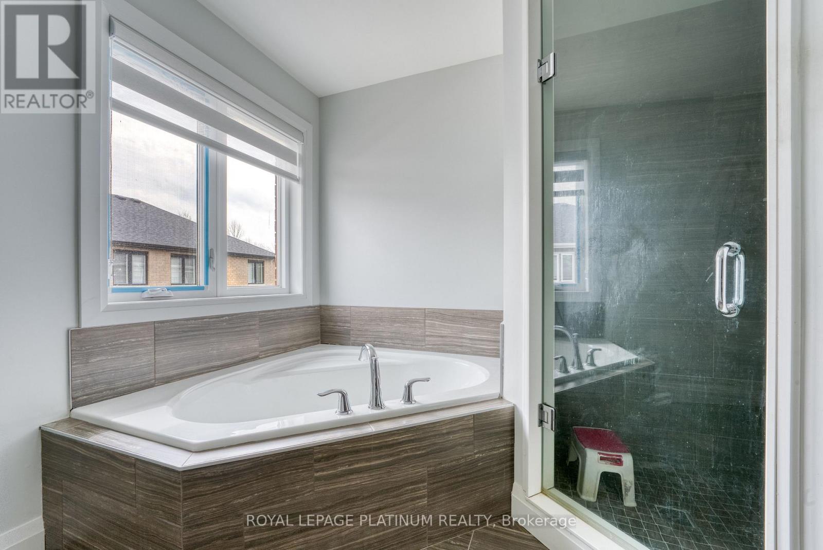 4277 John Ross Court, Windsor, Ontario  N8W 0B5 - Photo 19 - X12952942