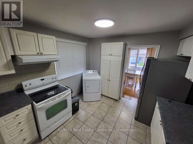 9 Sanderson Drive, Guelph, Ontario  N1H 6T7 - Photo 5 - X12940300