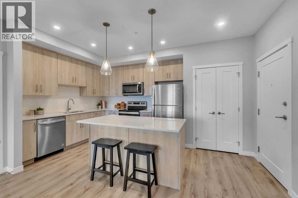 301, 71 Shawnee Common SW, Calgary, Alberta  T2Y 0R2 - Photo 9 - A2296258