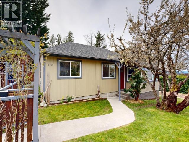 6152 LOIS STREET, Powell River, British Columbia