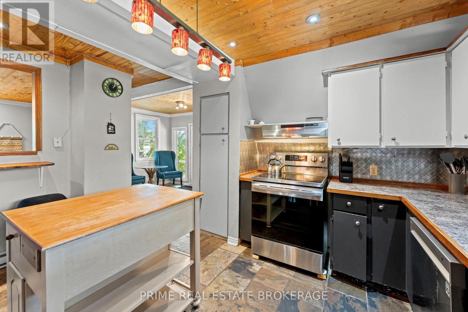 7166 Outer Drive, Lambton Shores, Ontario  N0M 2L0 - Photo 12 - X12953012