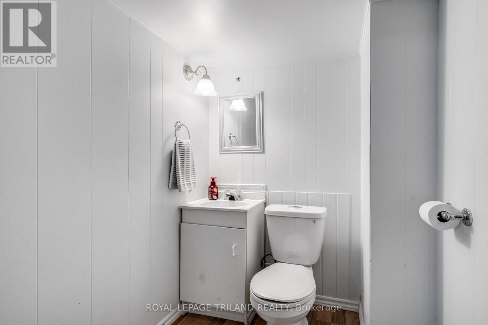 75 Chester Street, St. Thomas, Ontario  N5R 1V7 - Photo 35 - X12953070