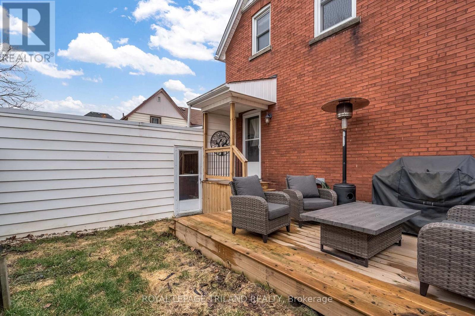 75 Chester Street, St. Thomas, Ontario  N5R 1V7 - Photo 38 - X12953070