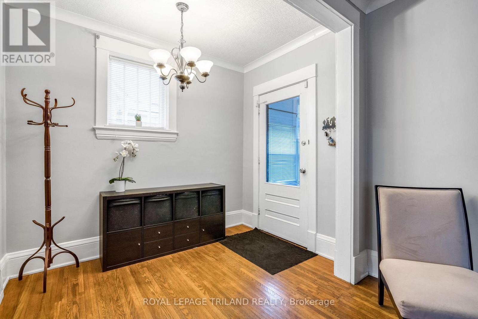 75 Chester Street, St. Thomas, Ontario  N5R 1V7 - Photo 8 - X12953070