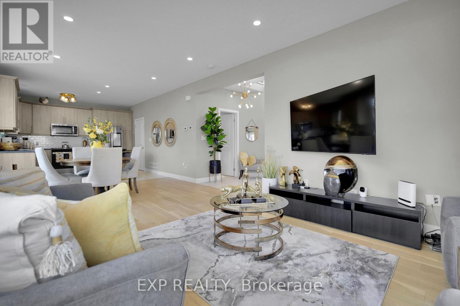 349 Edgevalley Road, London East, Ontario  N5V 0C3 - Photo 10 - X12953074