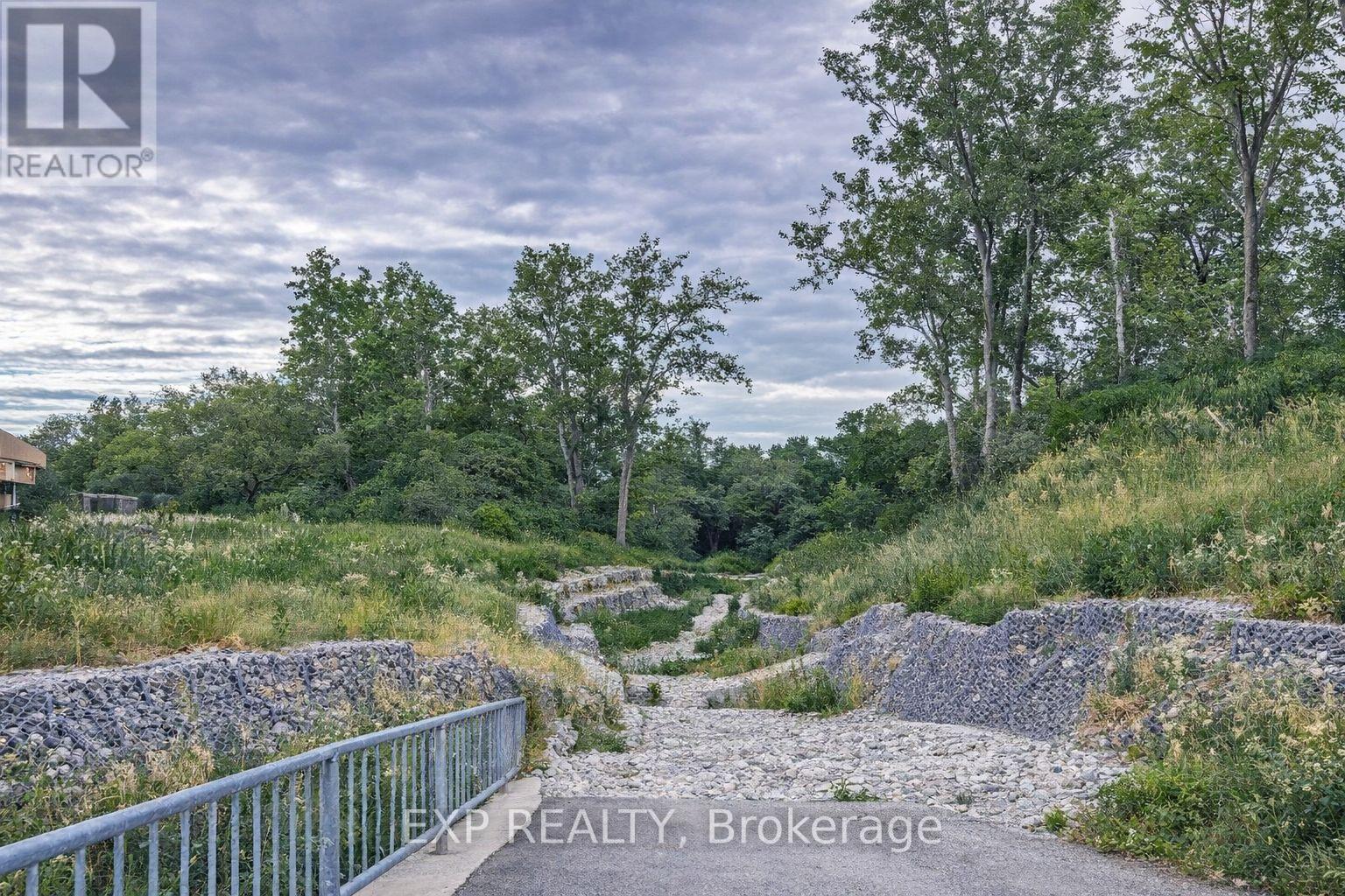 349 Edgevalley Road, London East, Ontario  N5V 0C3 - Photo 39 - X12953074