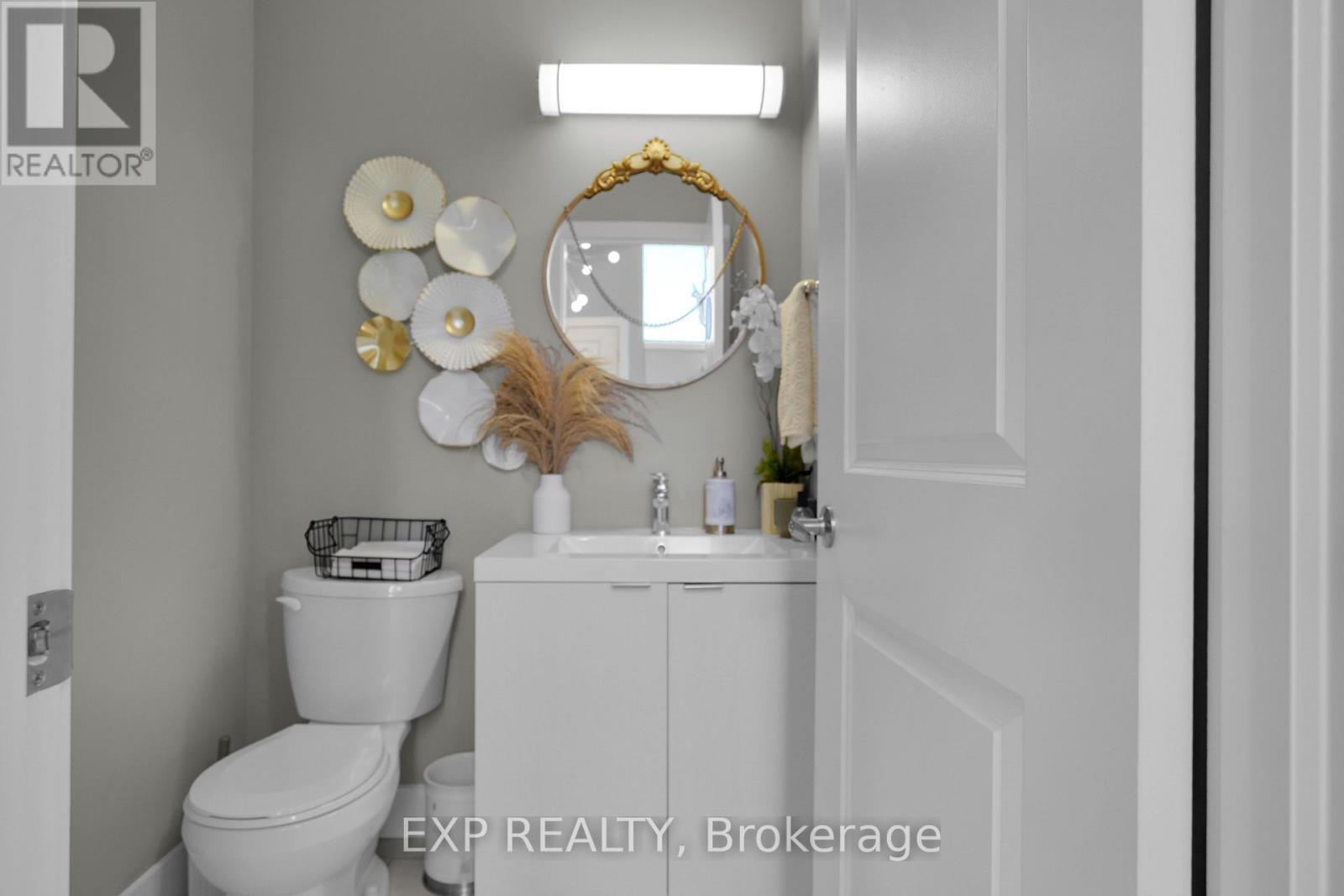 349 Edgevalley Road, London East, Ontario  N5V 0C3 - Photo 4 - X12953074