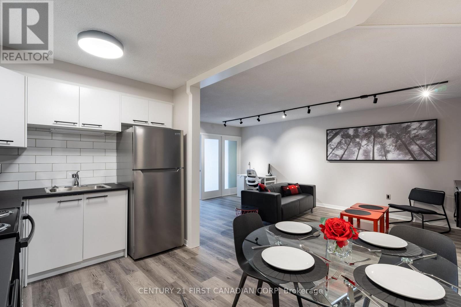 1604 - 695 Richmond Street, London East, Ontario  N6A 5M8 - Photo 17 - X12953130