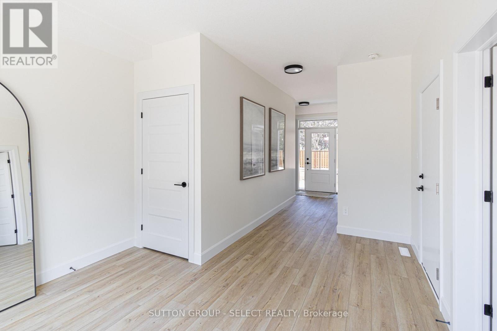 2 - 233 Upper Queen Street, Thames Centre, Ontario  N0M 2P0 - Photo 4 - X12953136