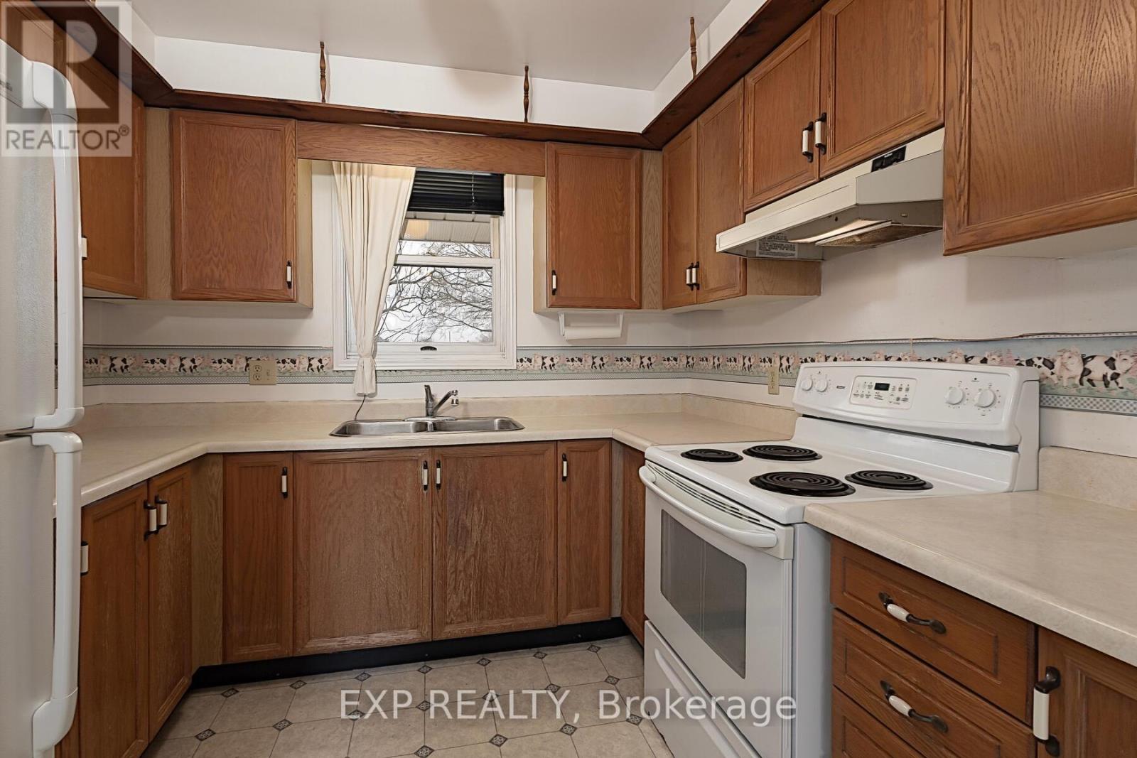 494 Lansdowne Avenue, Woodstock, Ontario  N4T 1J6 - Photo 8 - X12953144