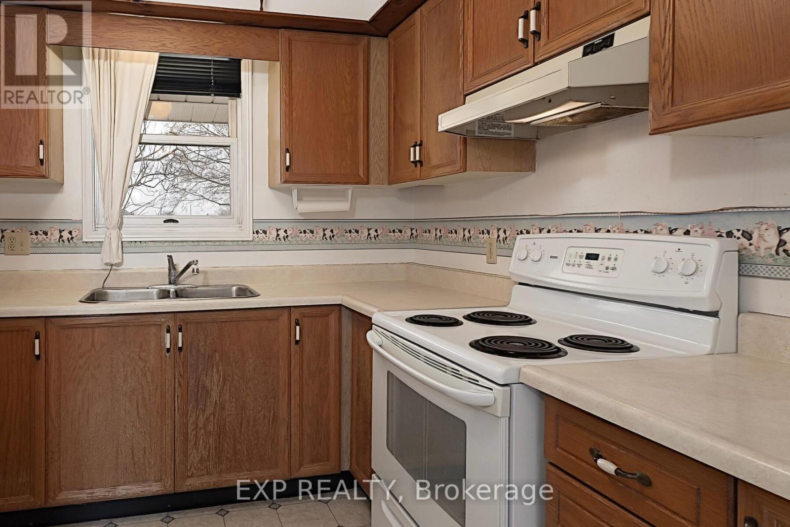 494 Lansdowne Avenue, Woodstock, Ontario  N4T 1J6 - Photo 9 - X12953144