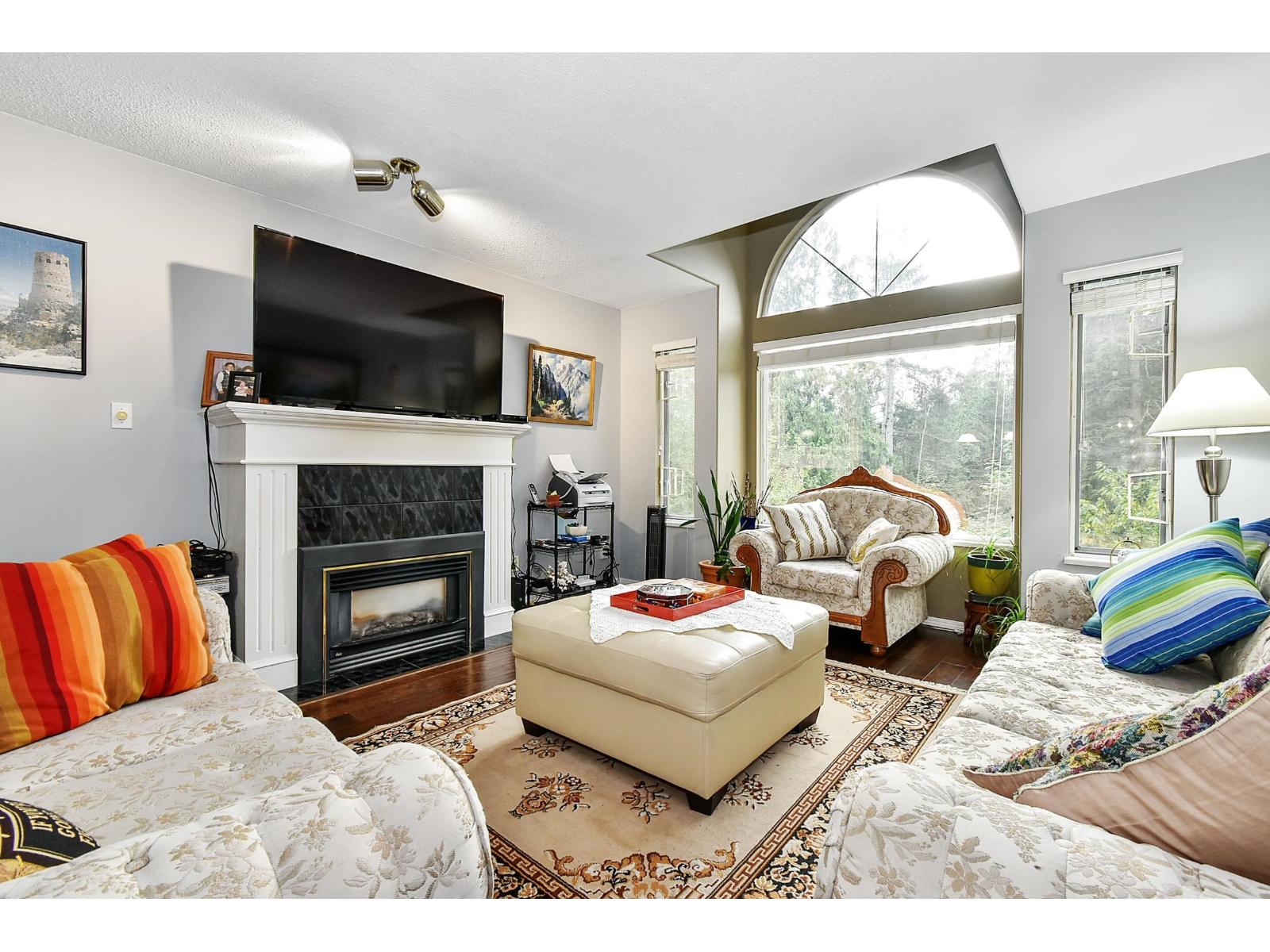 8928 Hammond Street, Mission, British Columbia  V2V 6X8 - Photo 2 - R3105674