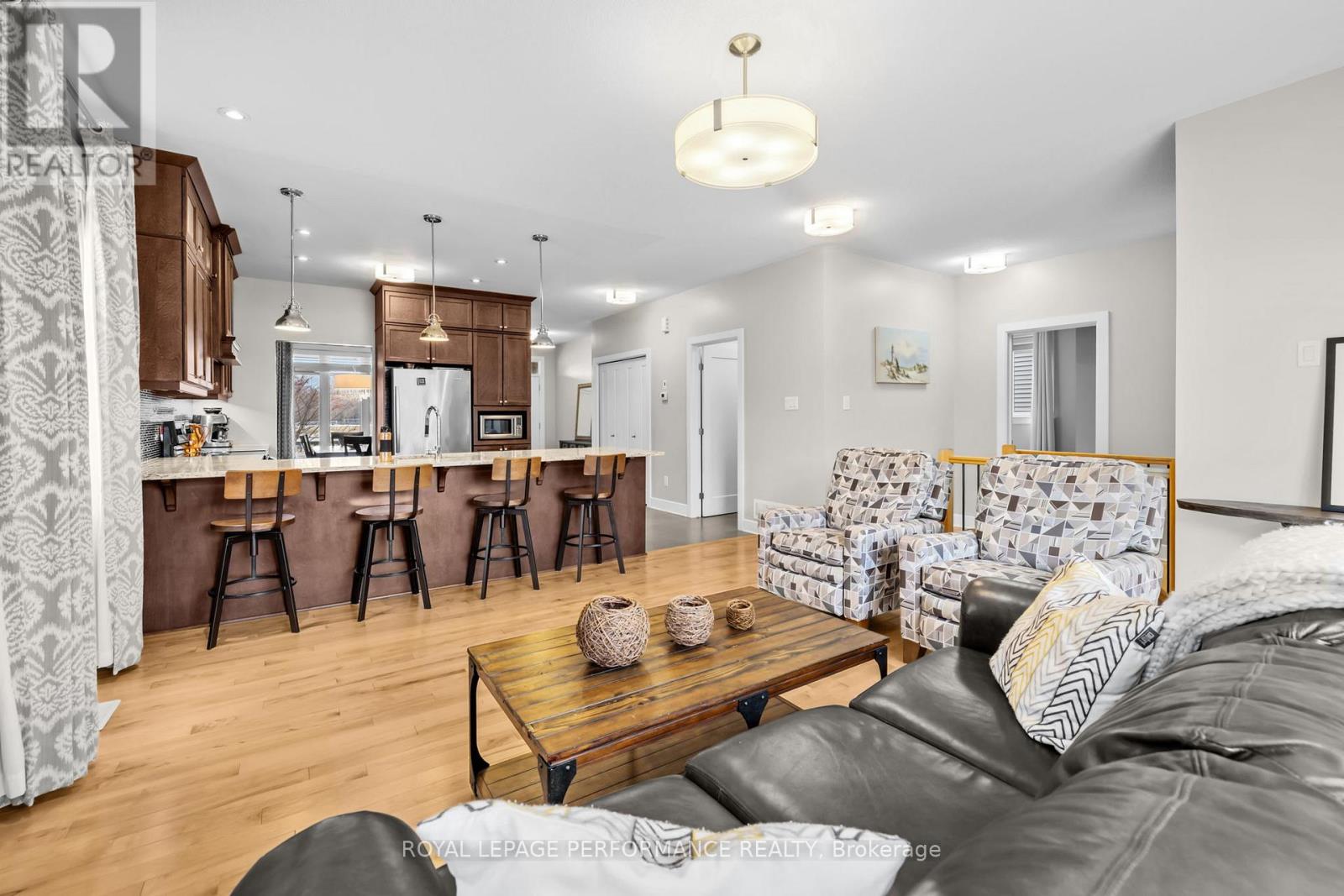 15 York Crossing Crossing, Russell, Ontario  K4R 0C4 - Photo 16 - X12953102