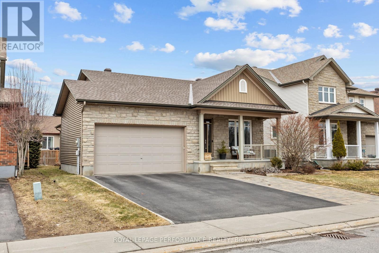 15 York Crossing Crossing, Russell, Ontario  K4R 0C4 - Photo 2 - X12953102