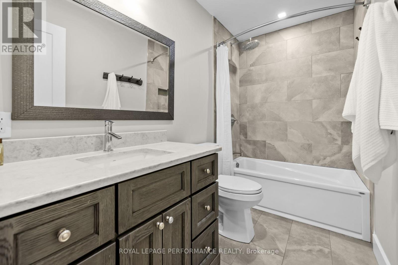 15 York Crossing Crossing, Russell, Ontario  K4R 0C4 - Photo 30 - X12953102